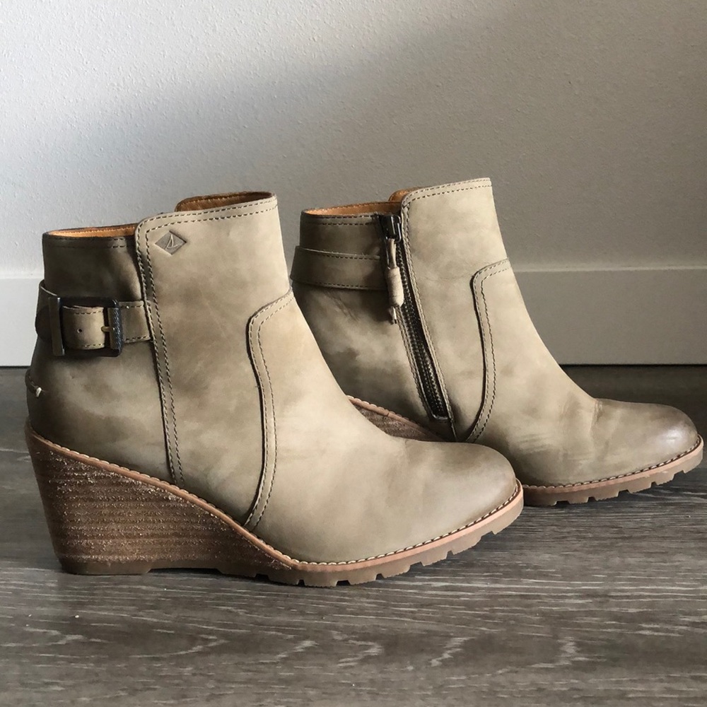 Sperry bootie/wedge